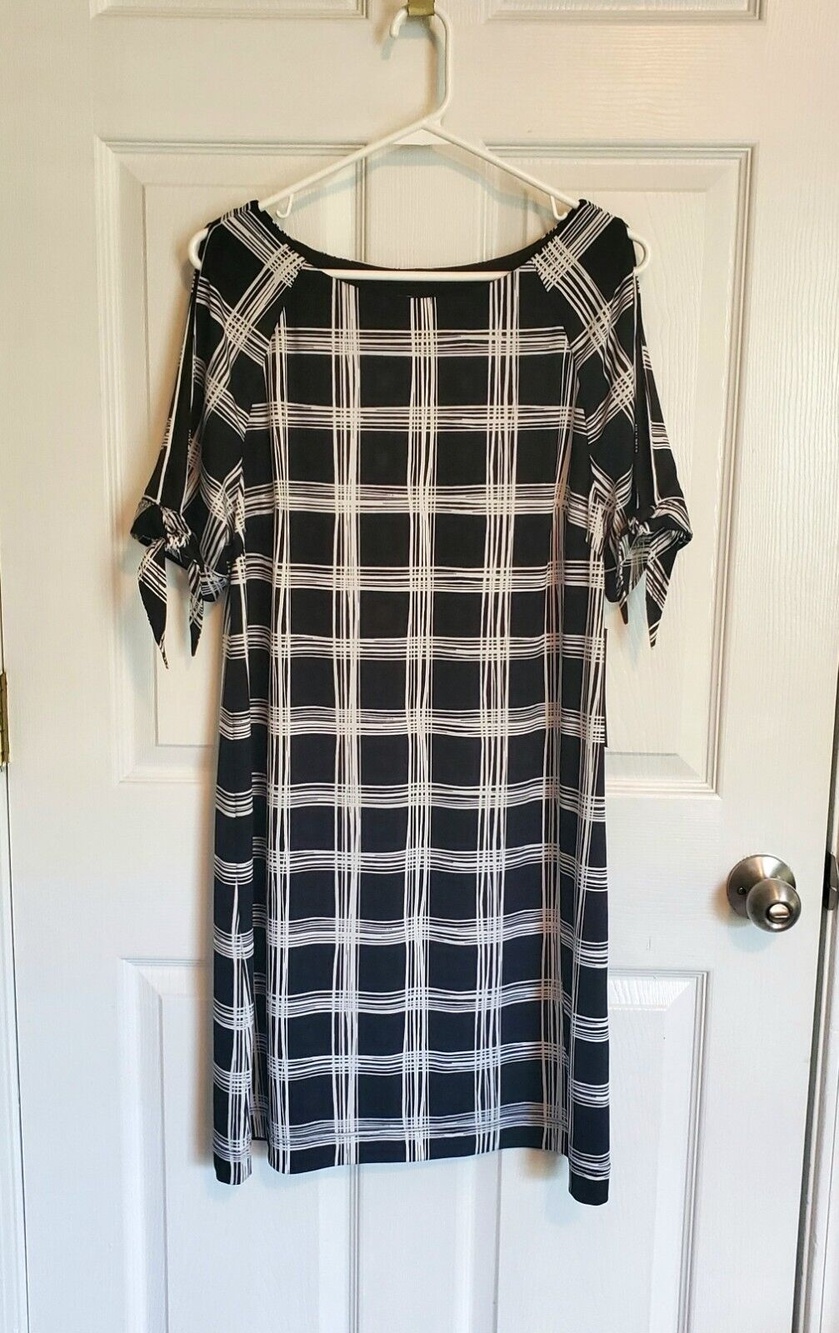 New York Clothing  Co Shift Dress Size 12 Slit Sleeve NWT Black And White Print